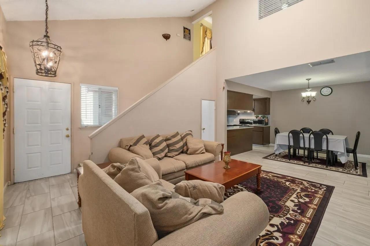 2780 N Marty, Fresno, CA 93722