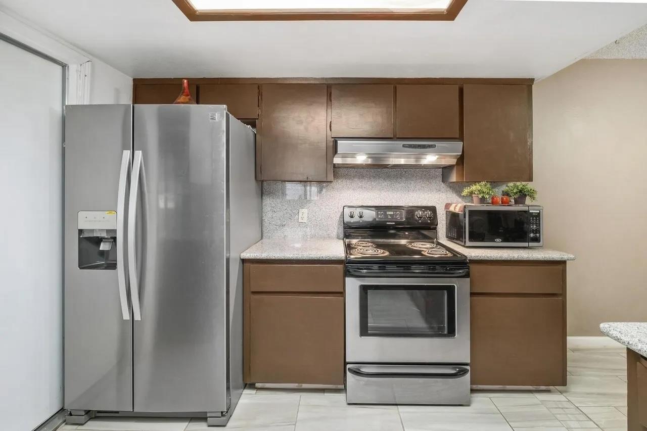 2780 N Marty, Fresno, CA 93722