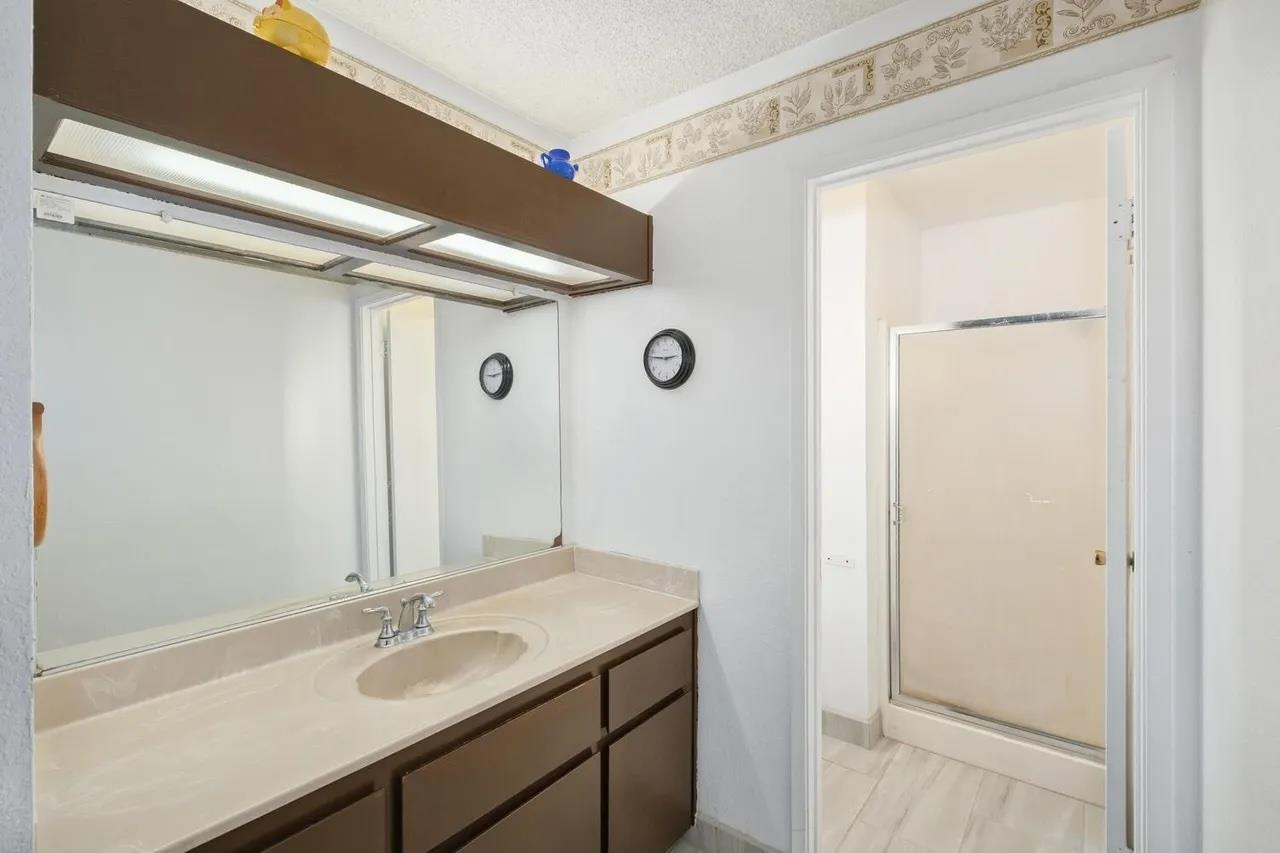 2780 N Marty, Fresno, CA 93722