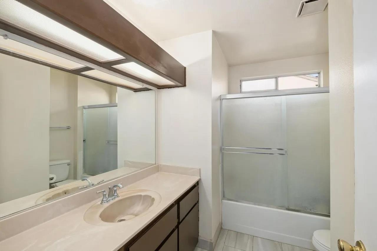 2780 N Marty, Fresno, CA 93722