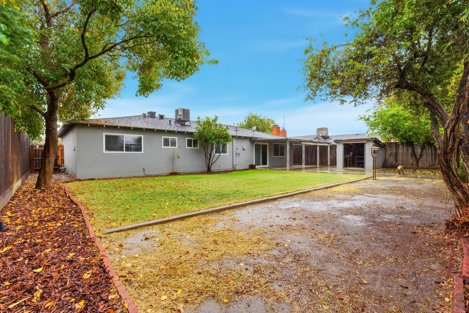 244 E Earl Way, Hanford, CA 93230