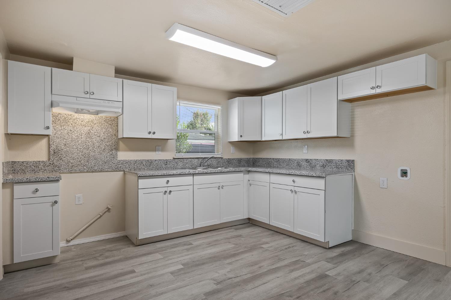 741 W Myers Ave, Fresno, CA 93706