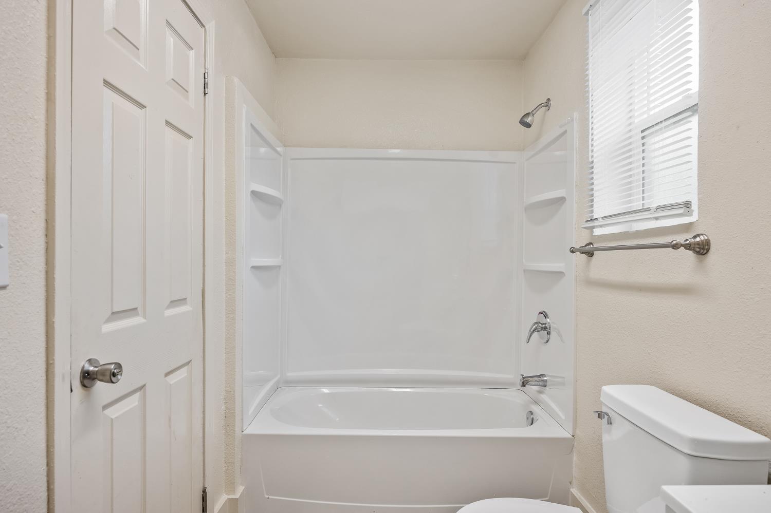 741 W Myers Ave, Fresno, CA 93706