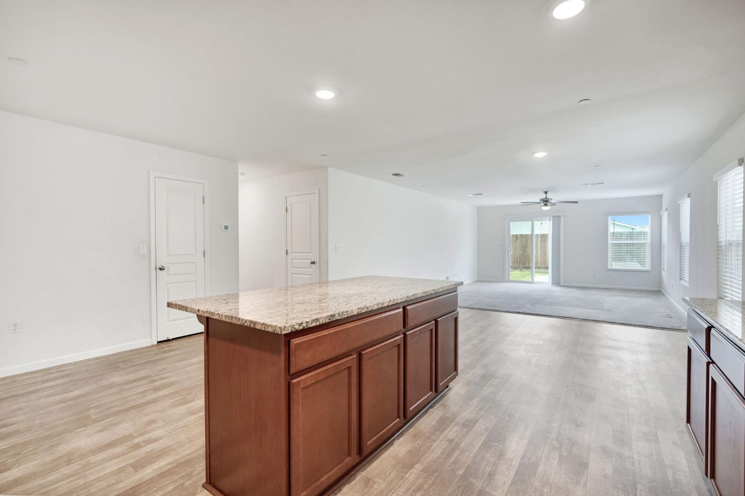 3689 N Mccaffrey Ave, Fresno, CA 93722