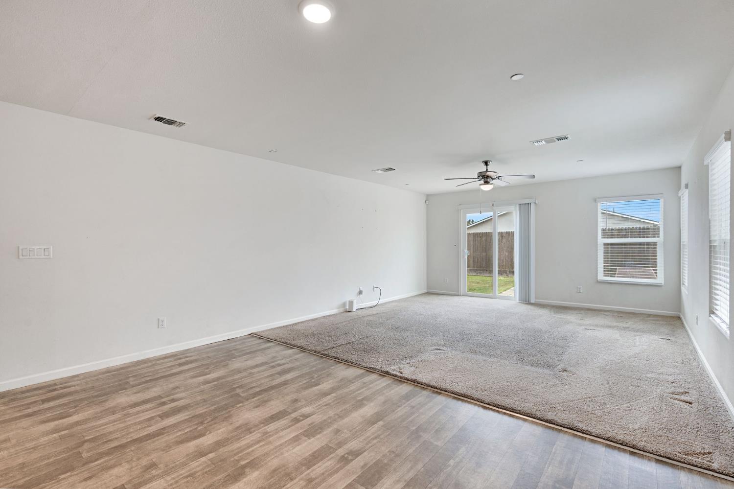 3689 N Mccaffrey Ave, Fresno, CA 93722