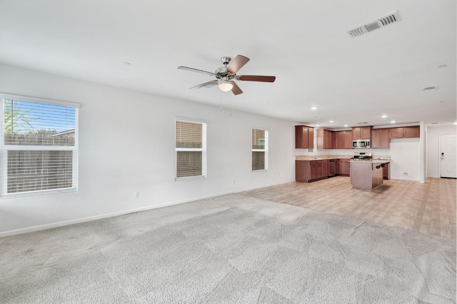 3689 N Mccaffrey Ave, Fresno, CA 93722