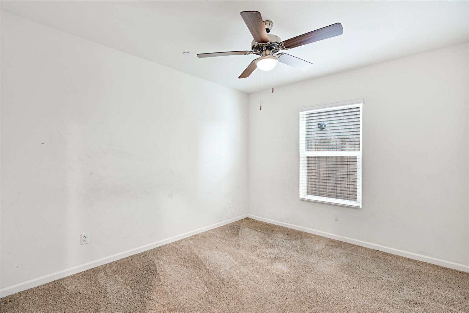 3689 N Mccaffrey Ave, Fresno, CA 93722