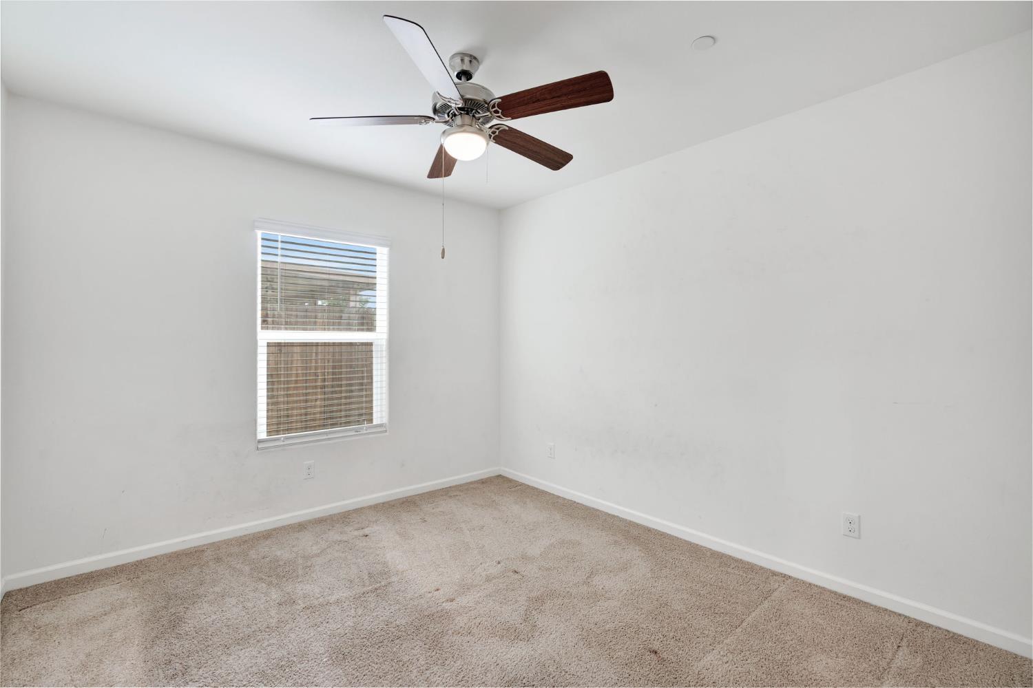 3689 N Mccaffrey Ave, Fresno, CA 93722