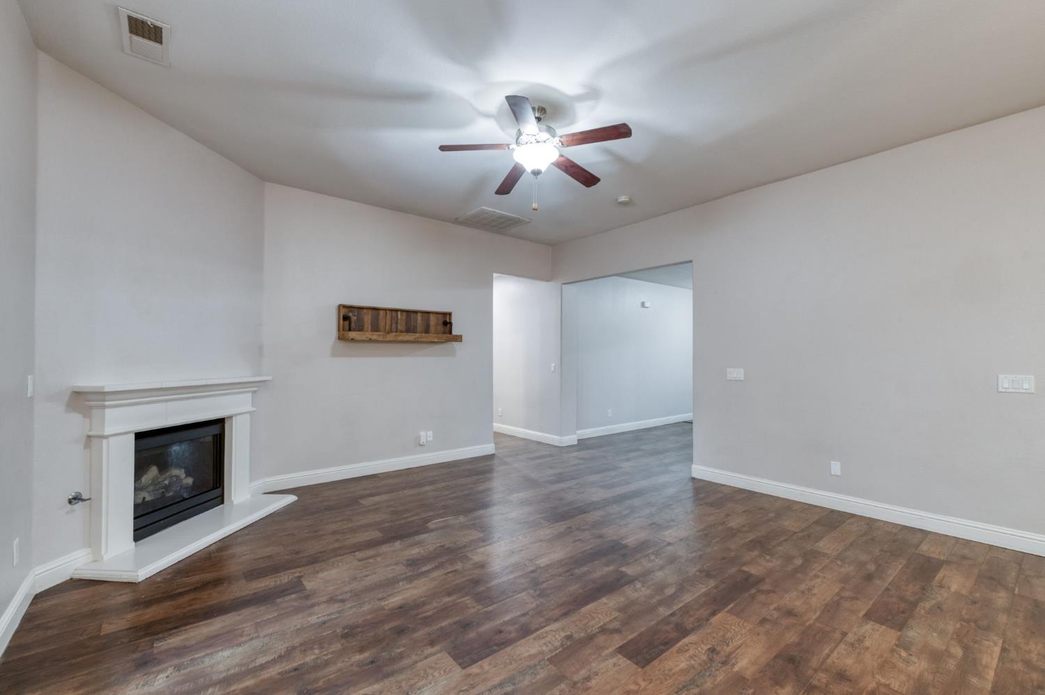 169 Rosewood Ave, Sanger, CA 93657