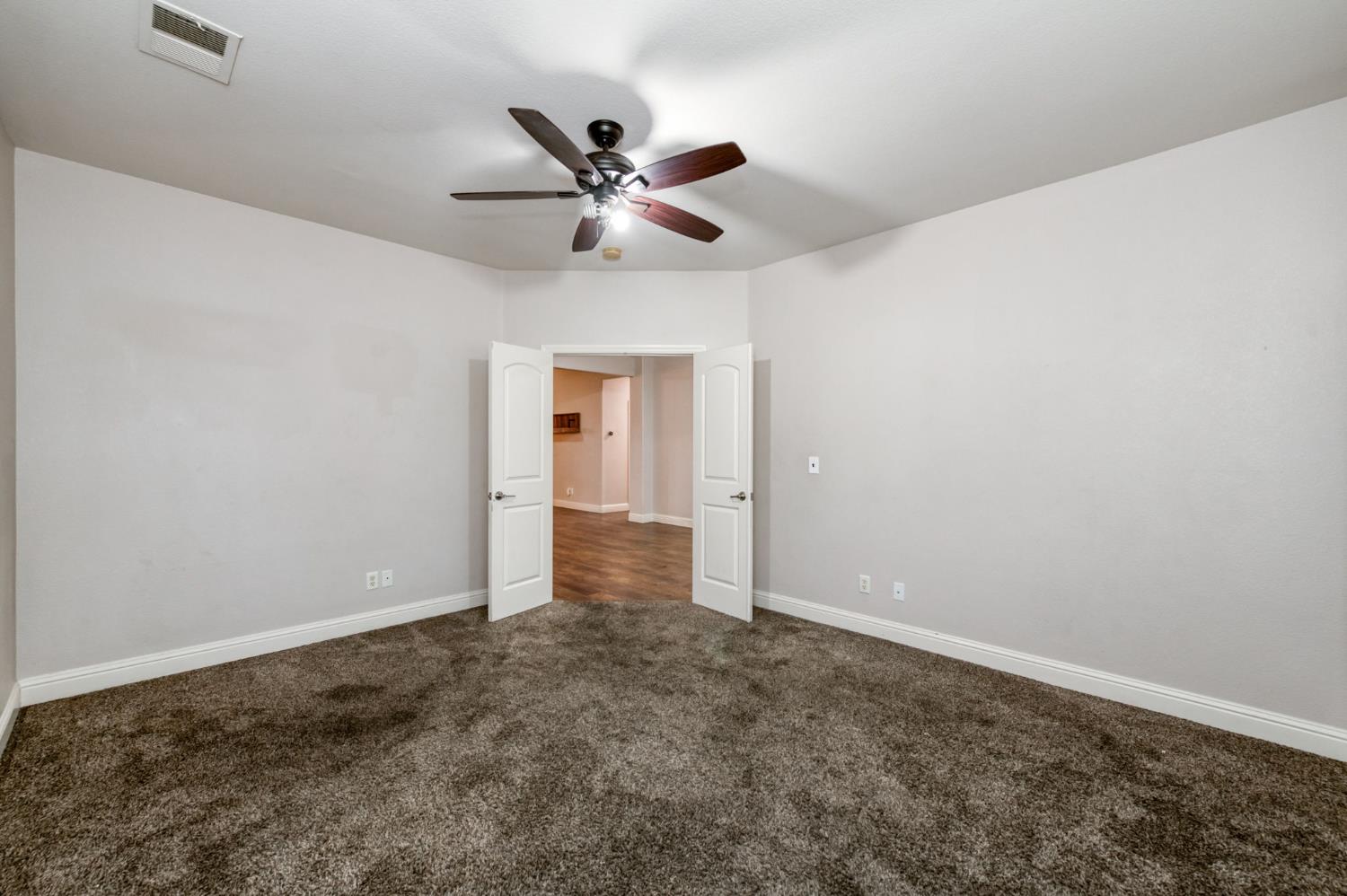 169 Rosewood Ave, Sanger, CA 93657