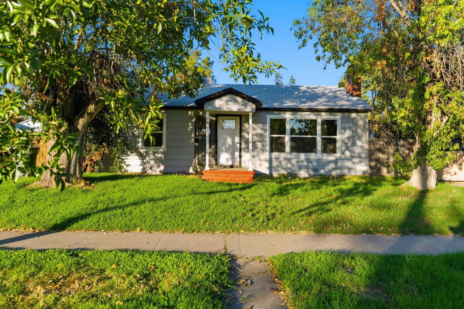 1405 E 22nd St, Merced, CA 95340