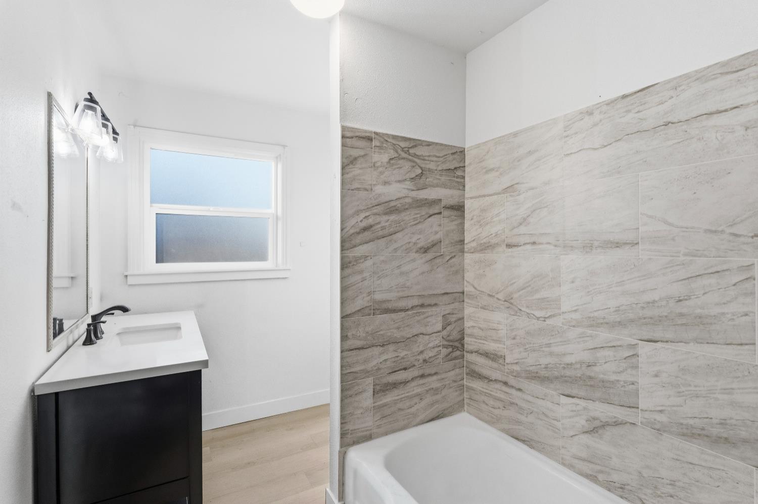 1405 E 22nd St, Merced, CA 95340