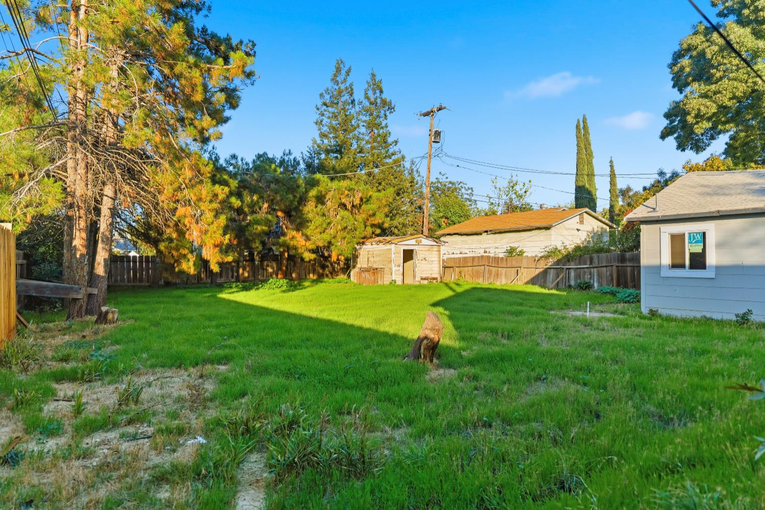 1405 E 22nd St, Merced, CA 95340