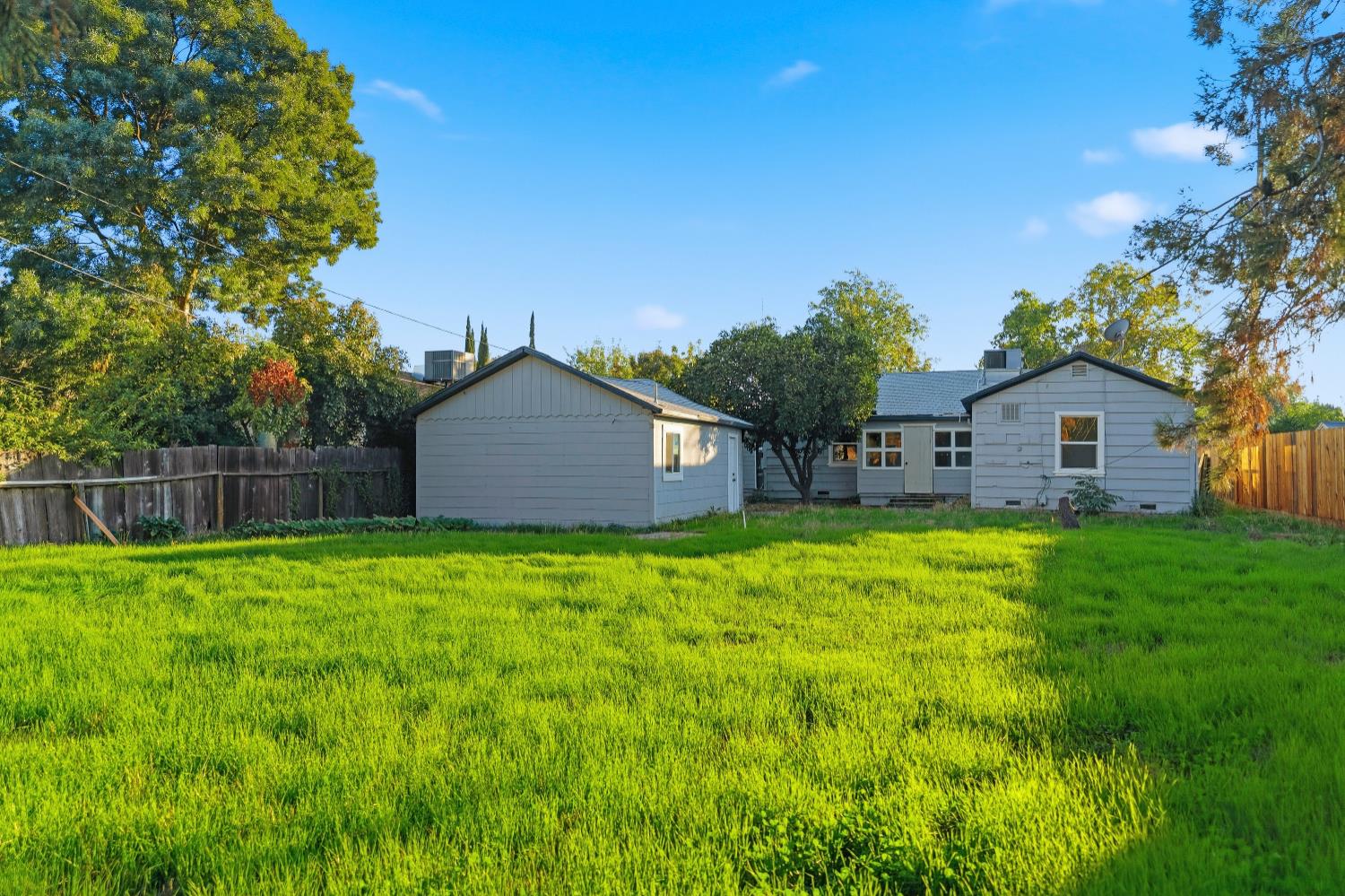 1405 E 22nd St, Merced, CA 95340