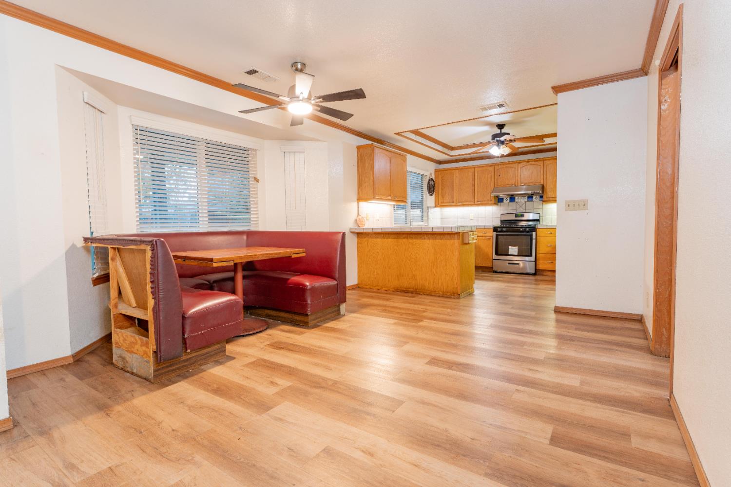 465 W Fargo Ave, Hanford, CA 93230