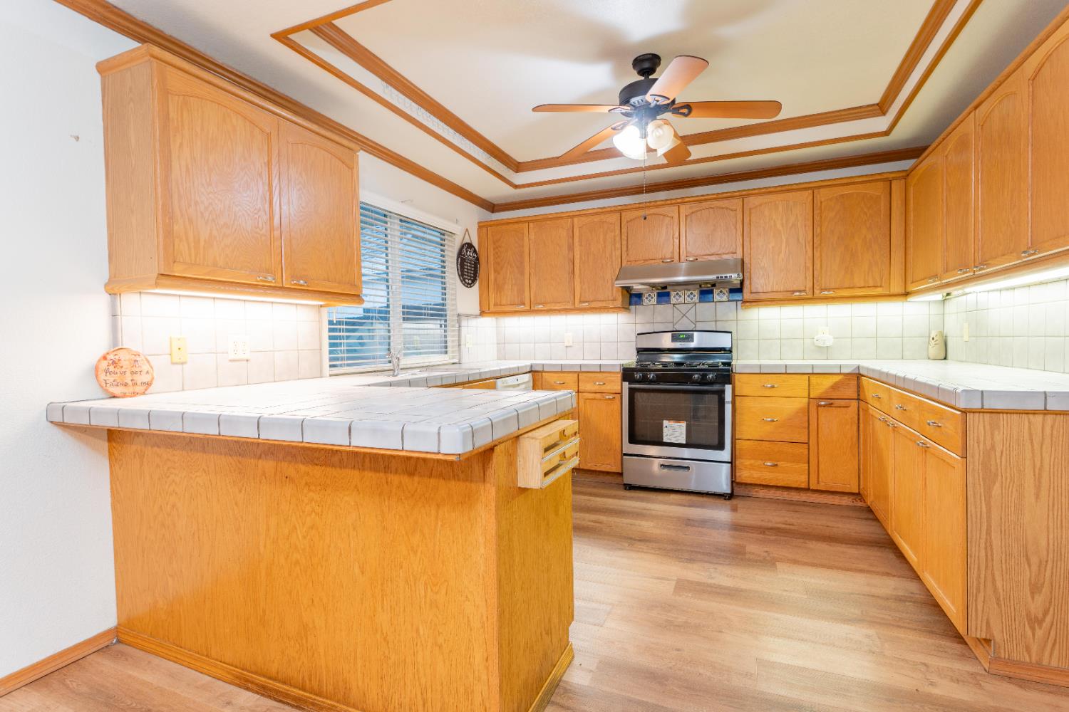 465 W Fargo Ave, Hanford, CA 93230