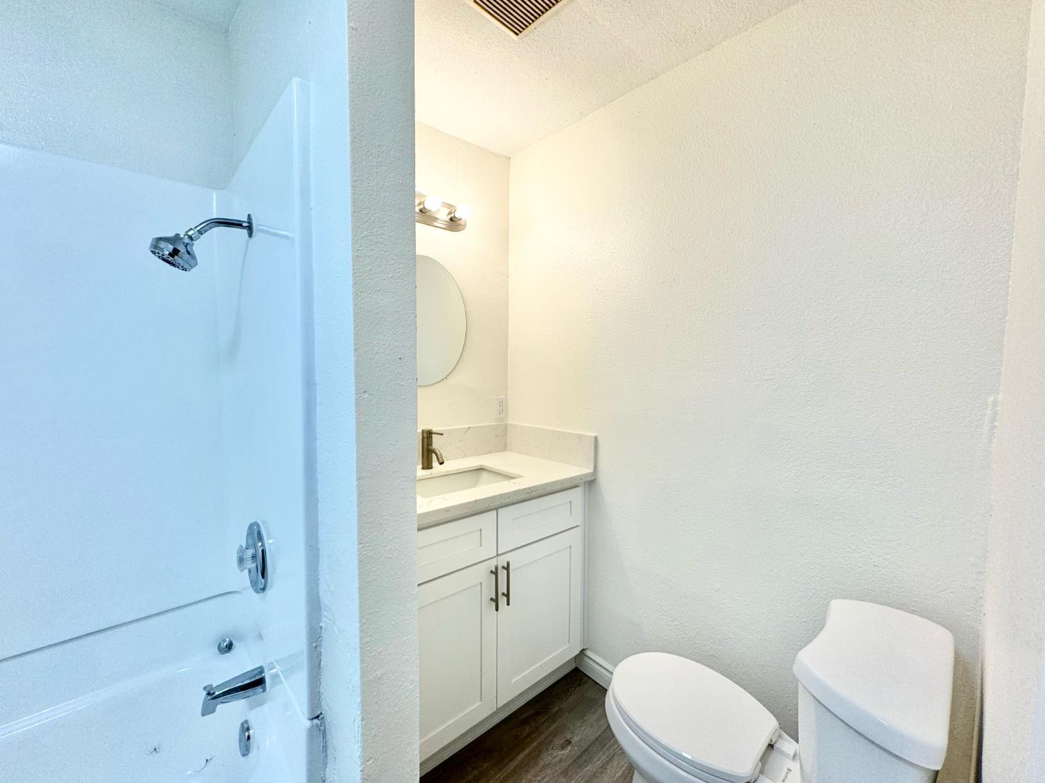 5035 E Laurel Ave, Fresno, CA 93727