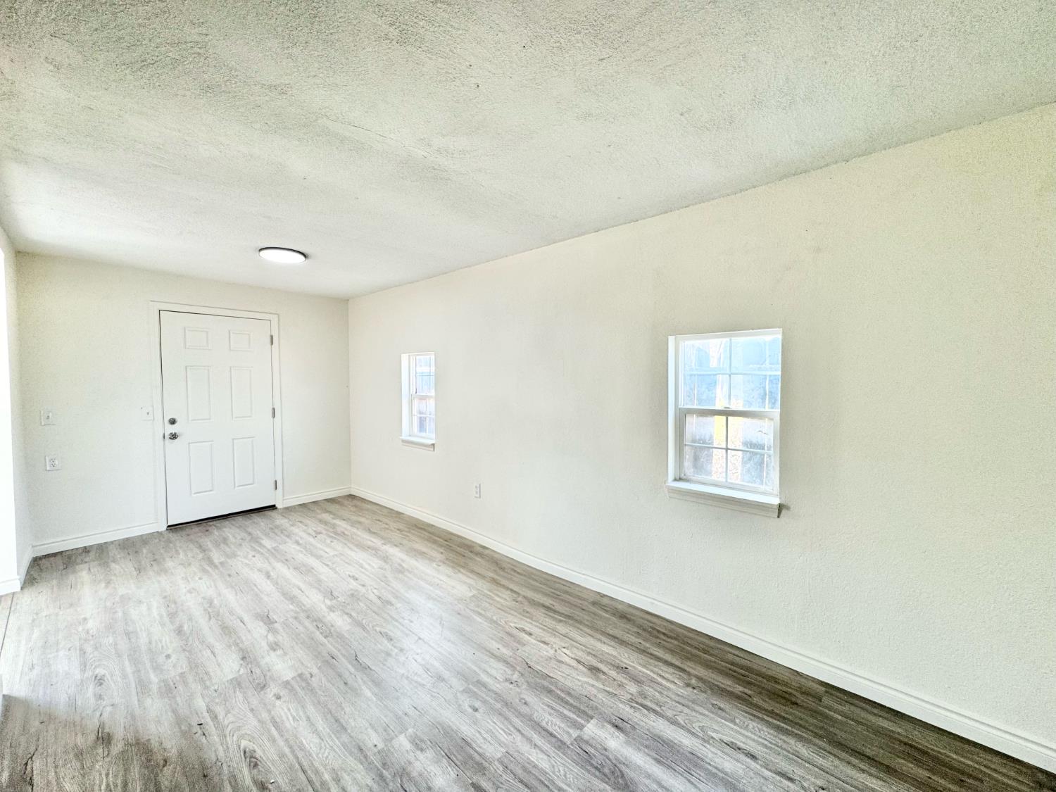 5035 E Laurel Ave, Fresno, CA 93727