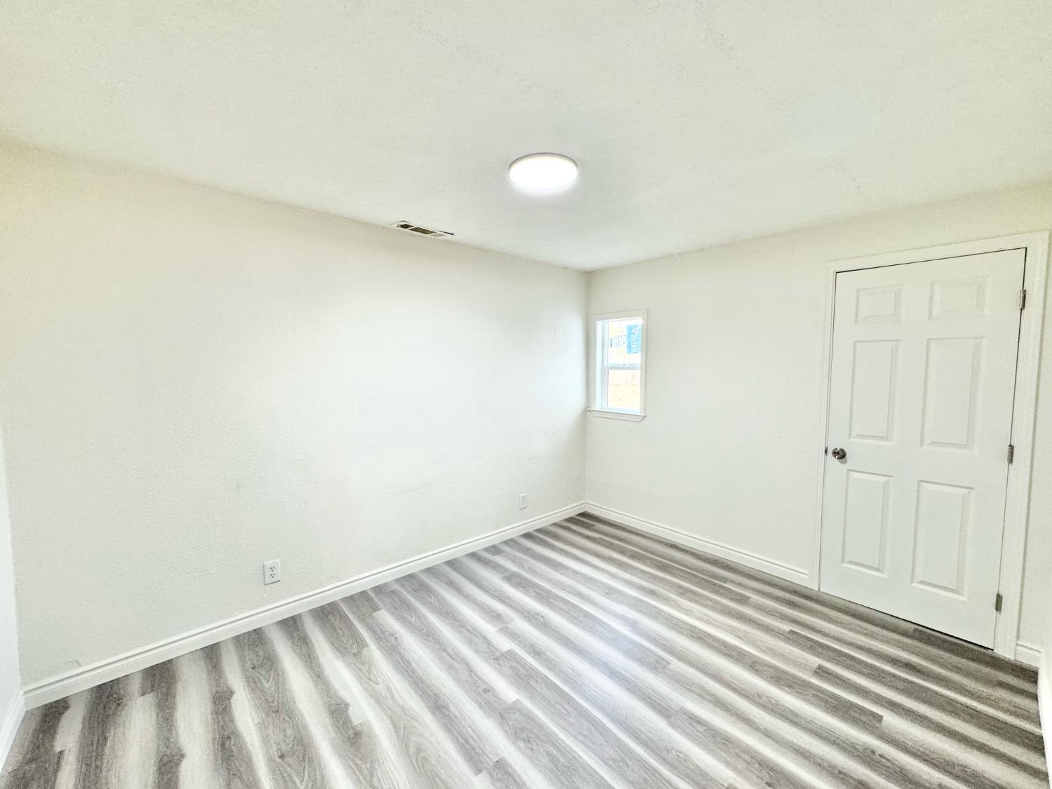 5035 E Laurel Ave, Fresno, CA 93727