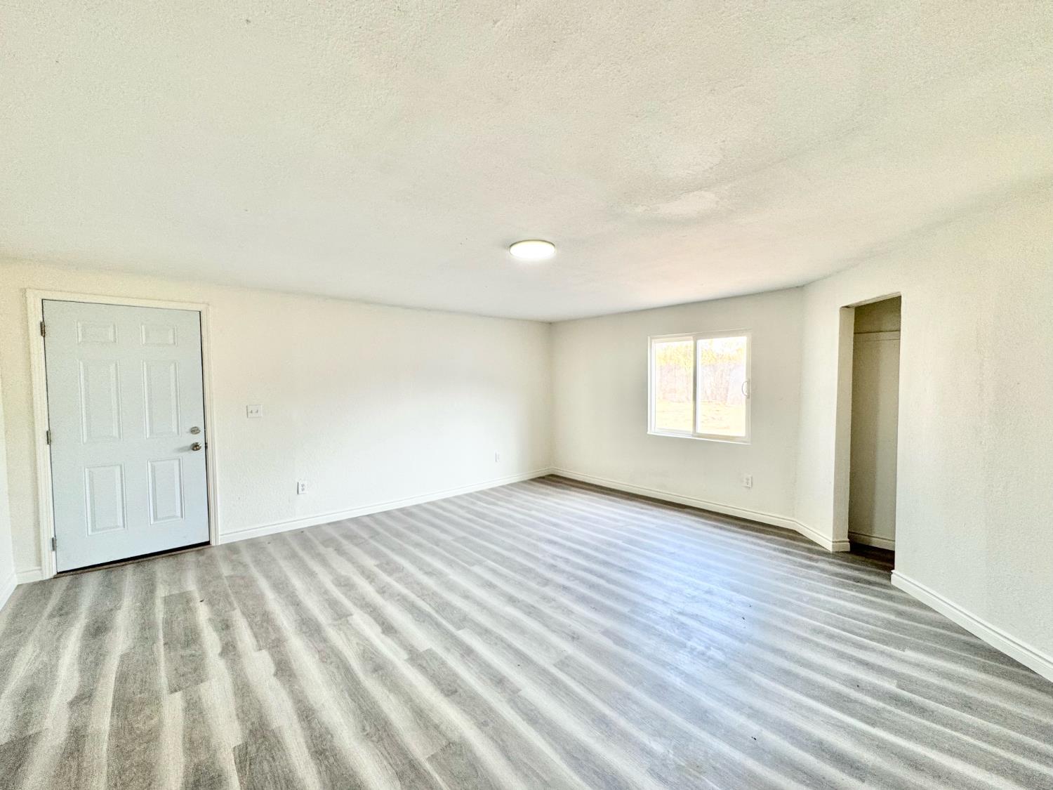 5035 E Laurel Ave, Fresno, CA 93727