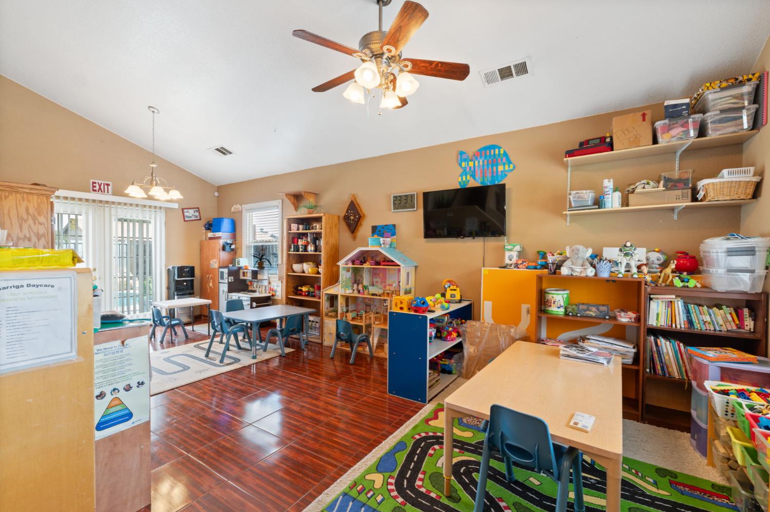 180 Cheney Ln, Coalinga, CA 93210