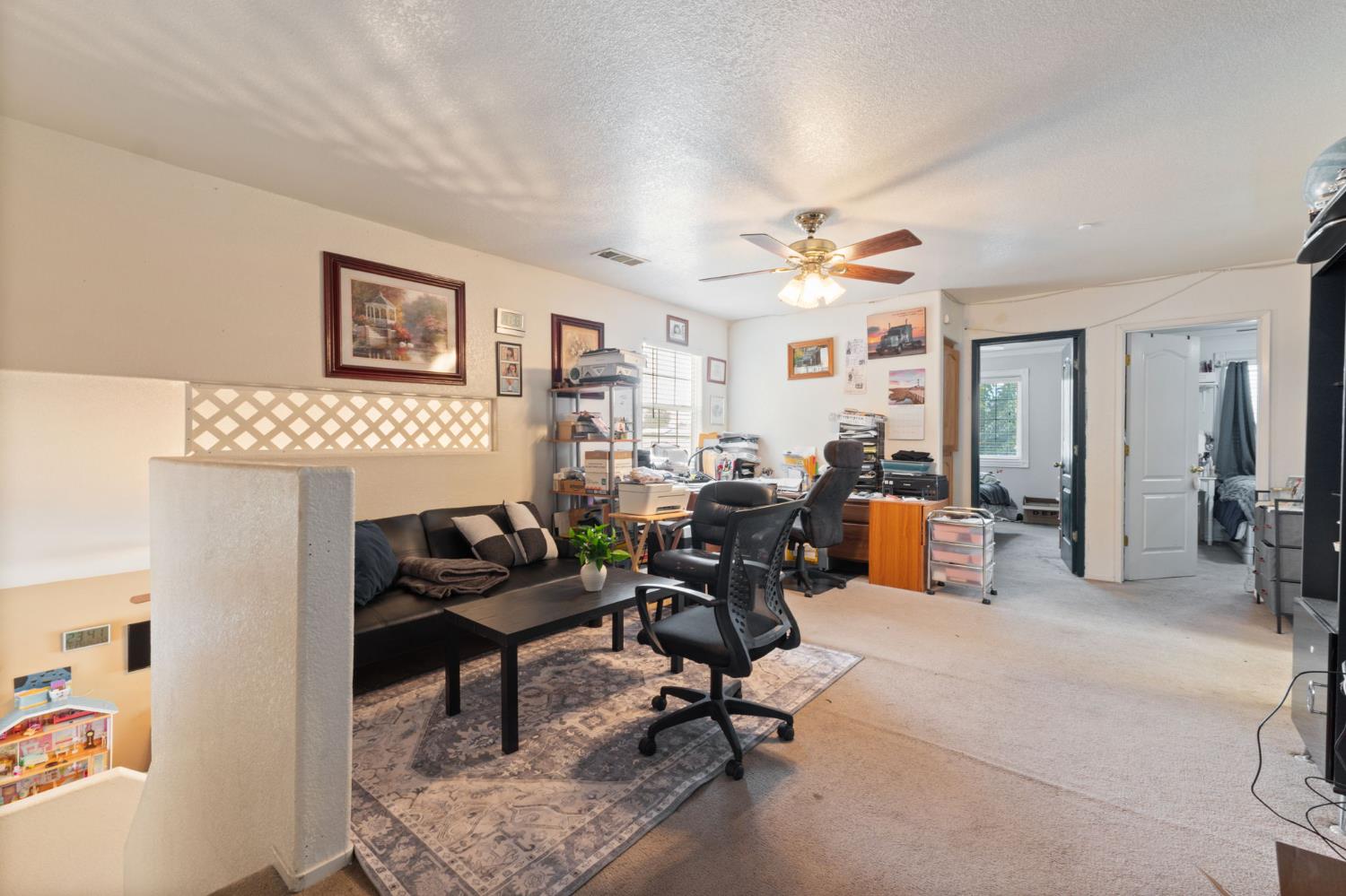 180 Cheney Ln, Coalinga, CA 93210