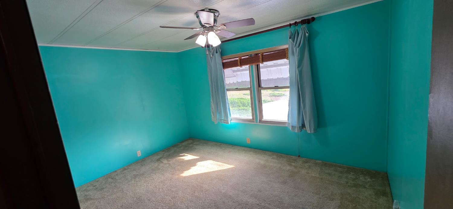 37314 Mistletoe Rd, Yokuts Valley, CA 93675