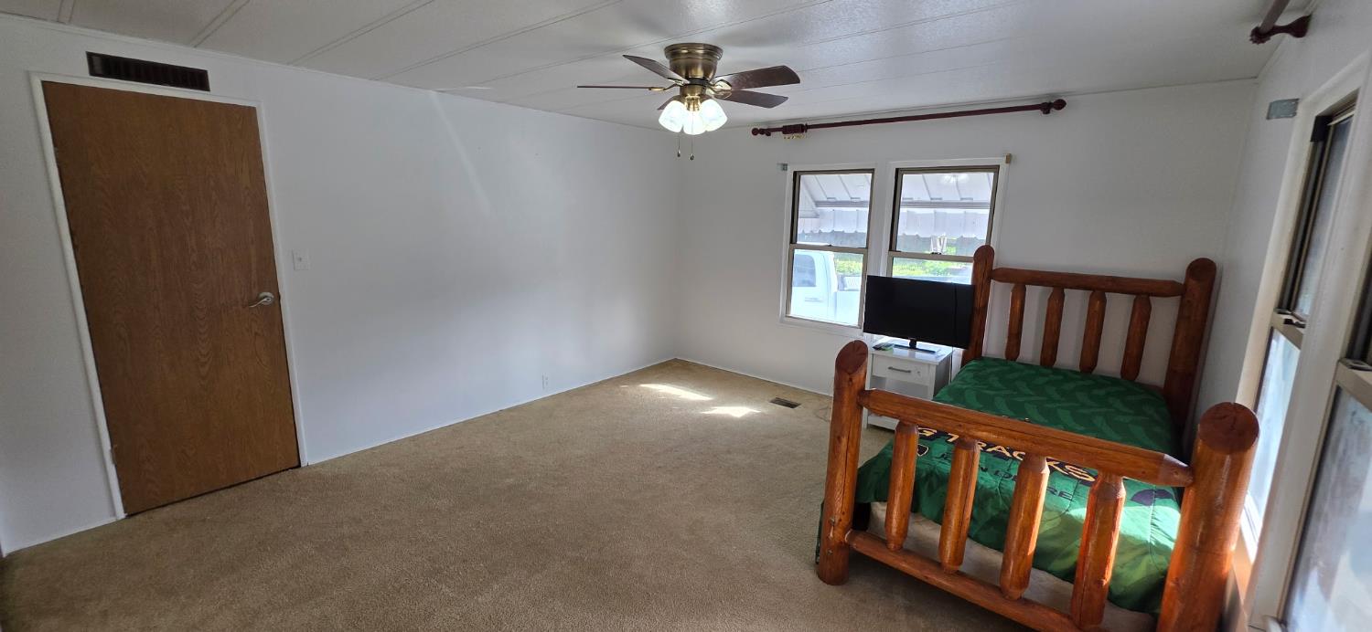 37314 Mistletoe Rd, Yokuts Valley, CA 93675