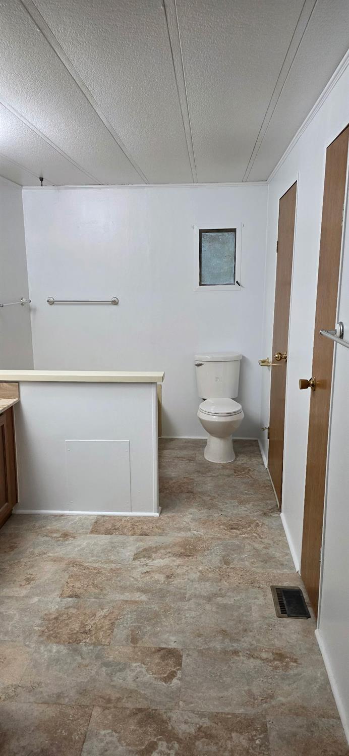 37314 Mistletoe Rd, Yokuts Valley, CA 93675