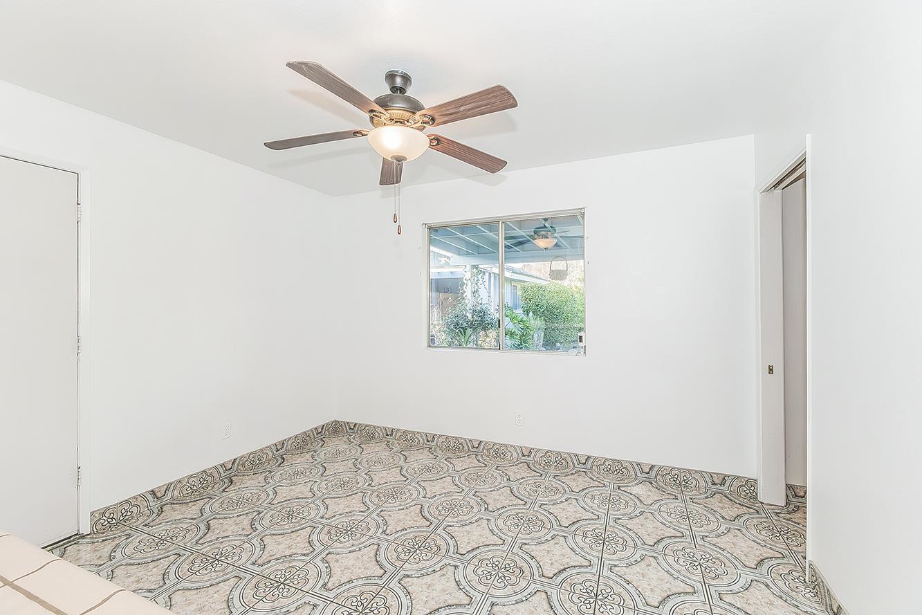 665 Ramblewood Ct, Dinuba, CA 93618