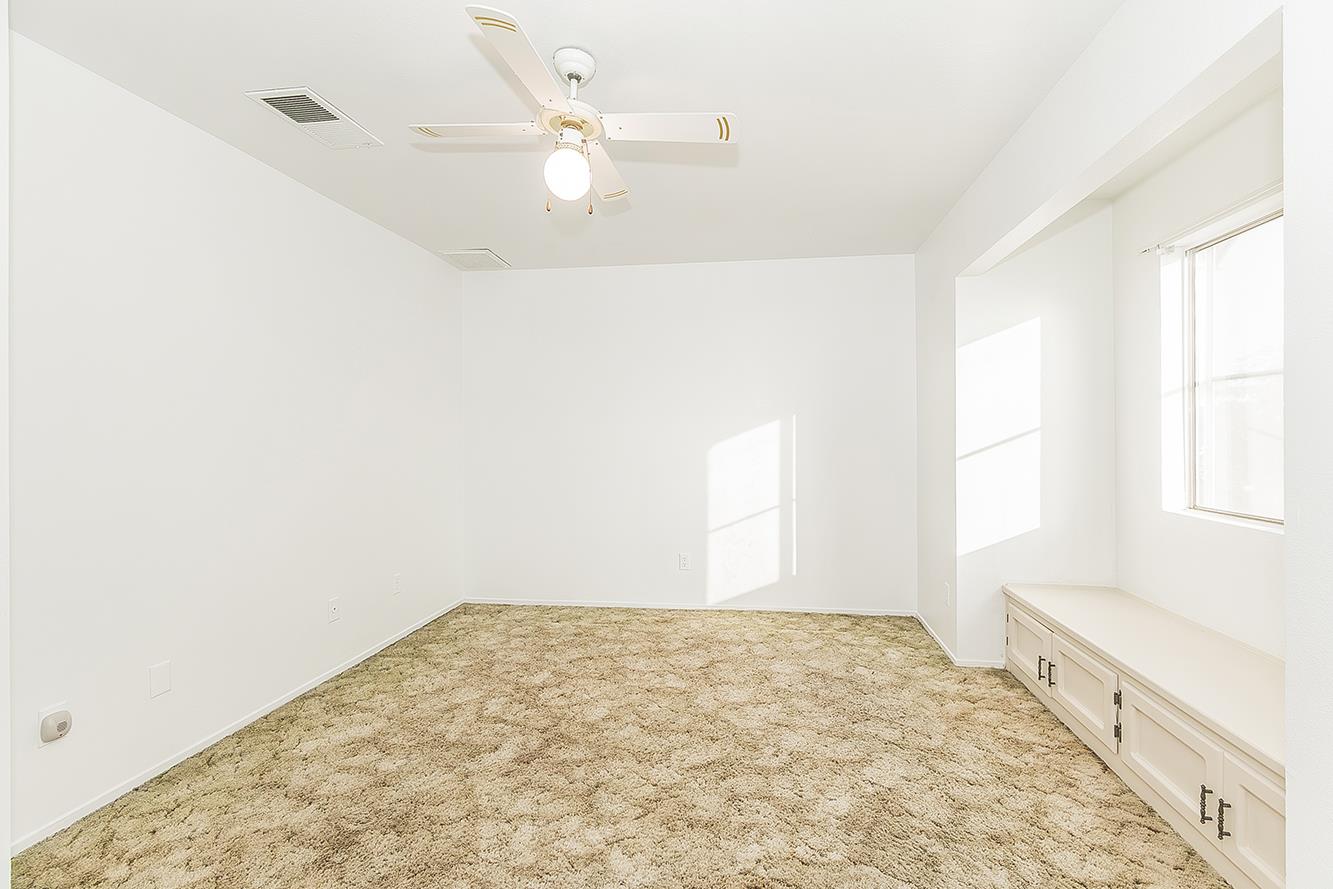 665 Ramblewood Ct, Dinuba, CA 93618