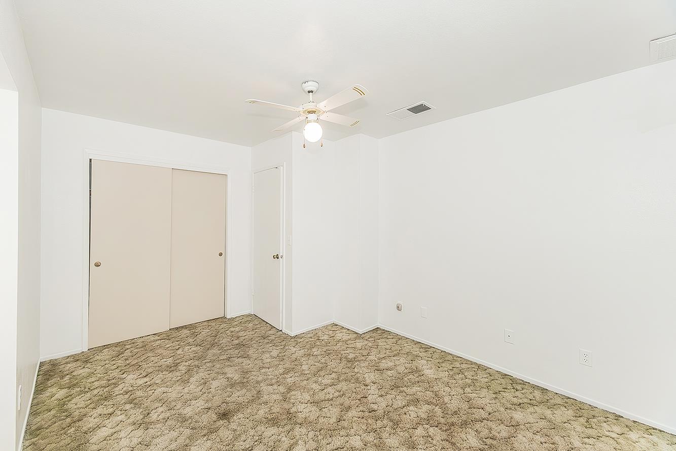 665 Ramblewood Ct, Dinuba, CA 93618