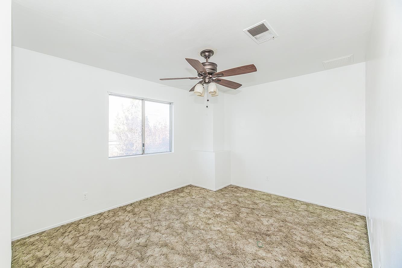 665 Ramblewood Ct, Dinuba, CA 93618