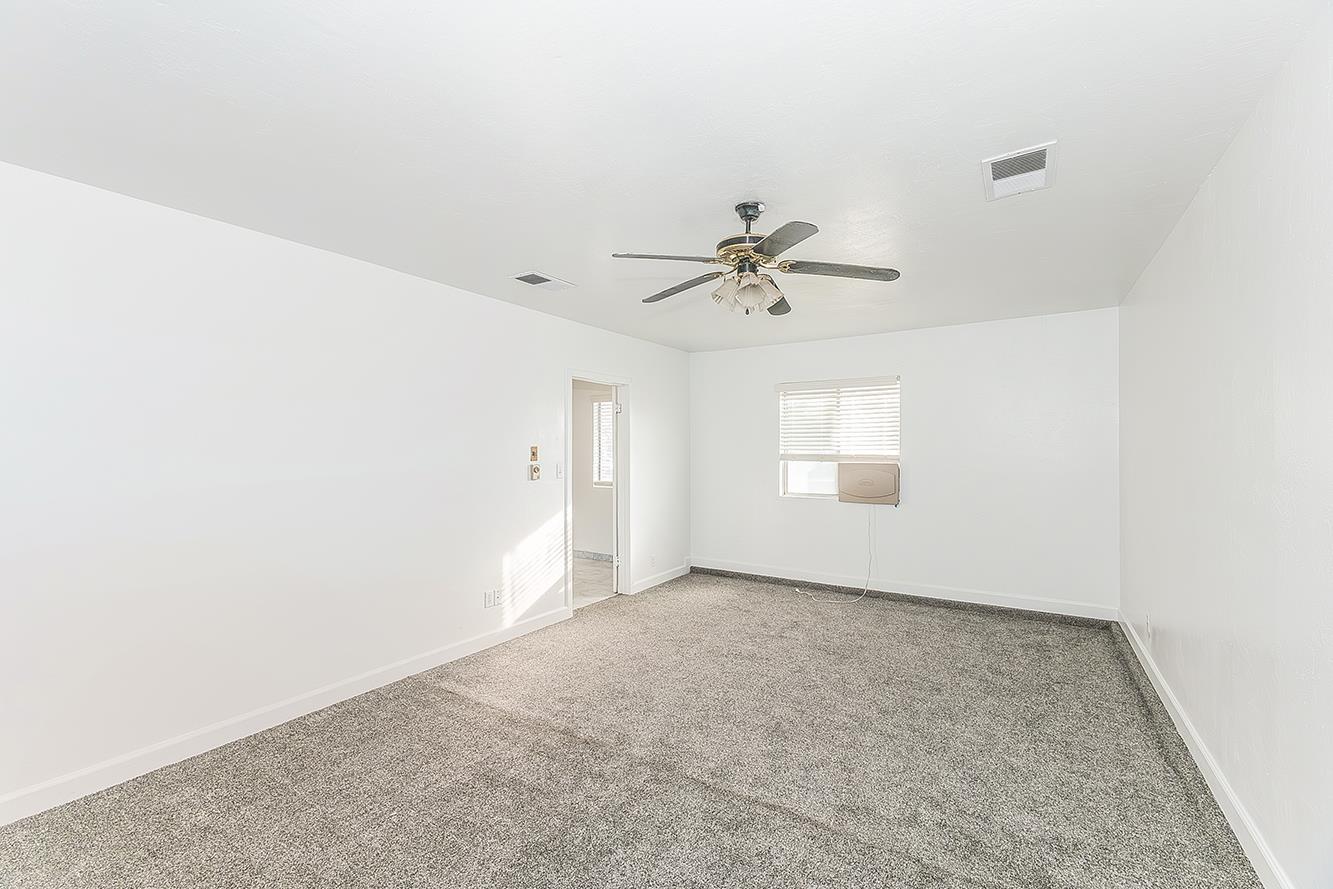 665 Ramblewood Ct, Dinuba, CA 93618