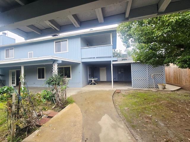 665 Ramblewood Ct, Dinuba, CA 93618