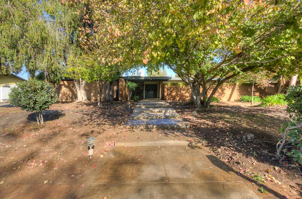 1326 W Morris Ave, Fresno, CA 93711