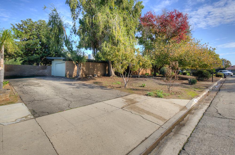 1326 W Morris Ave, Fresno, CA 93711