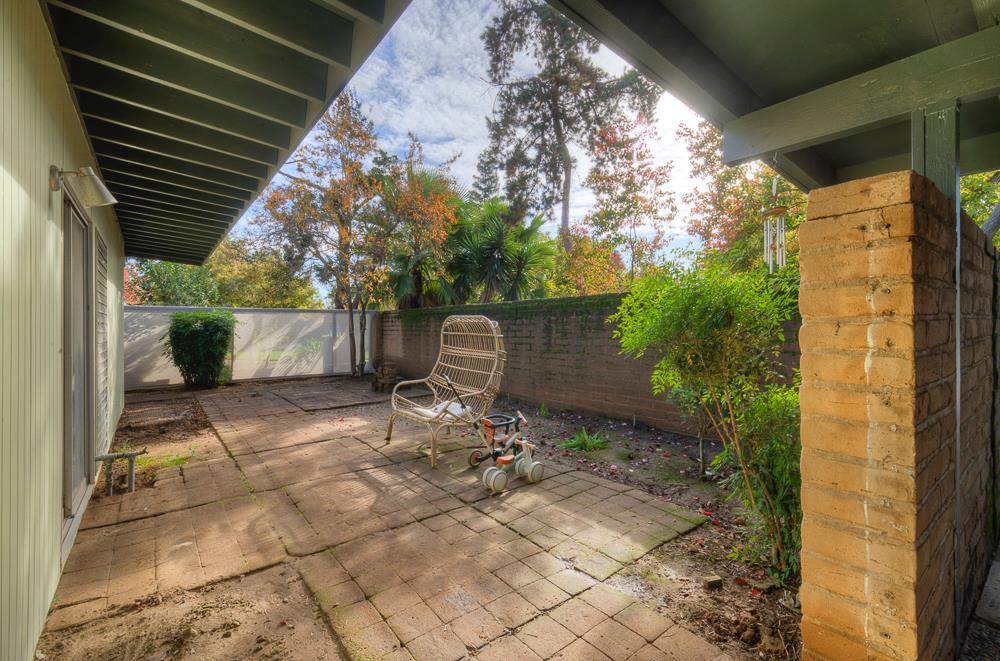 1326 W Morris Ave, Fresno, CA 93711