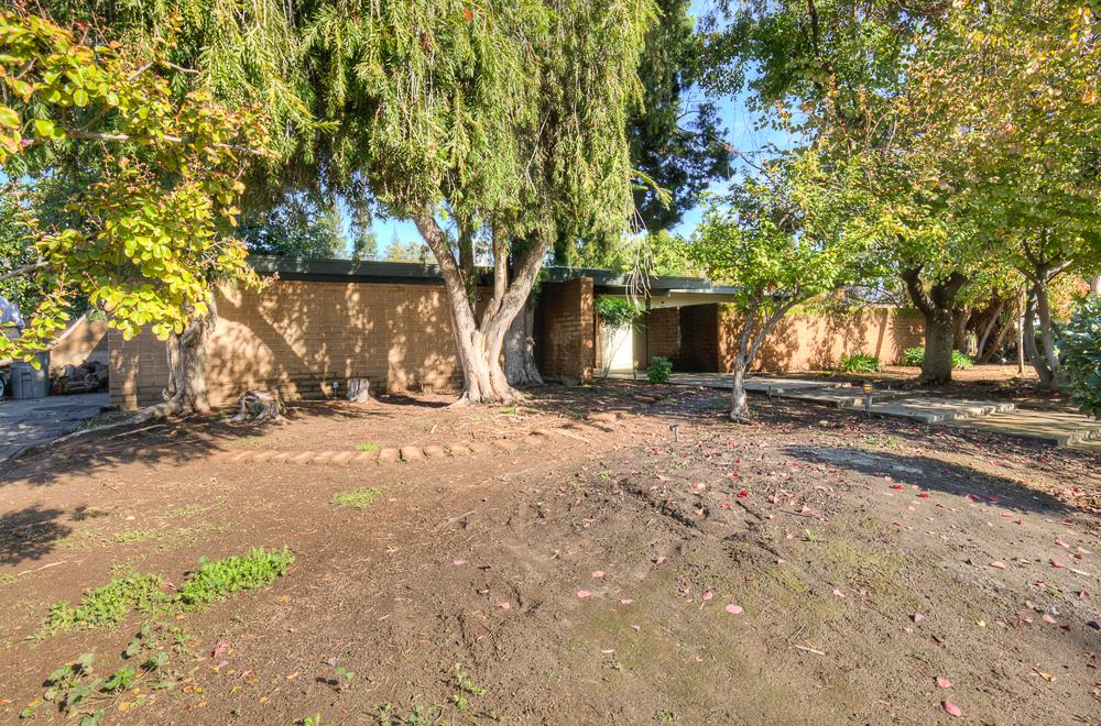 1326 W Morris Ave, Fresno, CA 93711