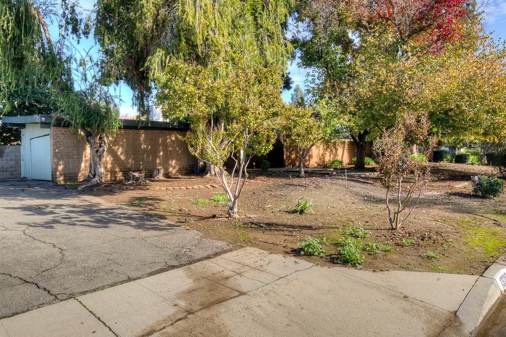 1326 W Morris Ave, Fresno, CA 93711