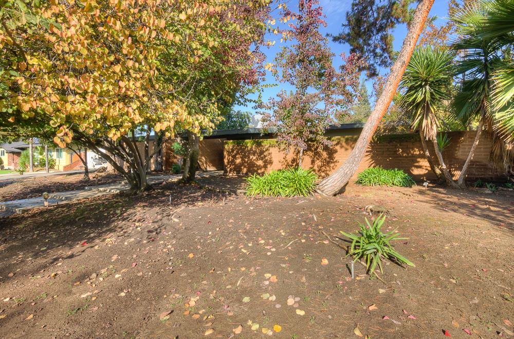 1326 W Morris Ave, Fresno, CA 93711