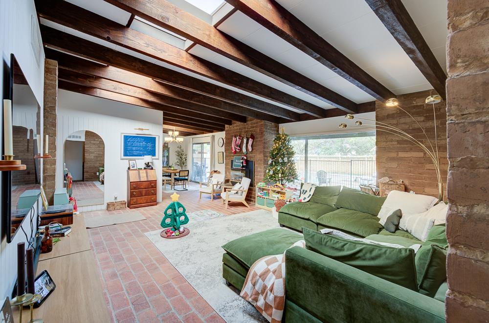 1326 W Morris Ave, Fresno, CA 93711