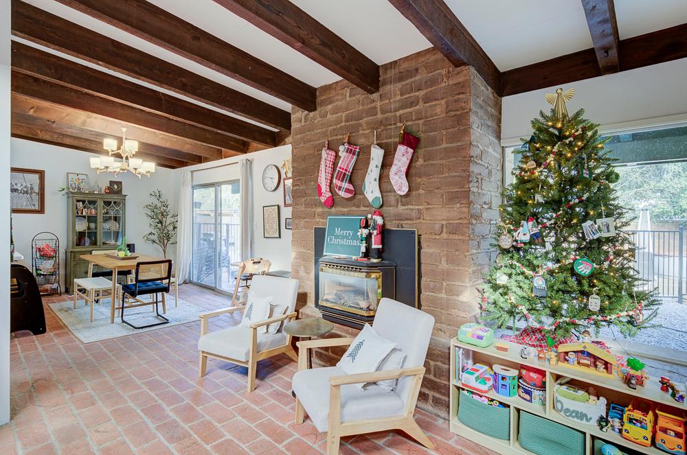 1326 W Morris Ave, Fresno, CA 93711