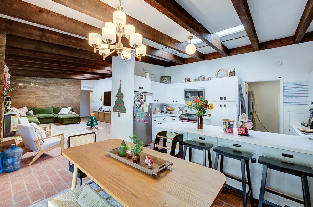 1326 W Morris Ave, Fresno, CA 93711