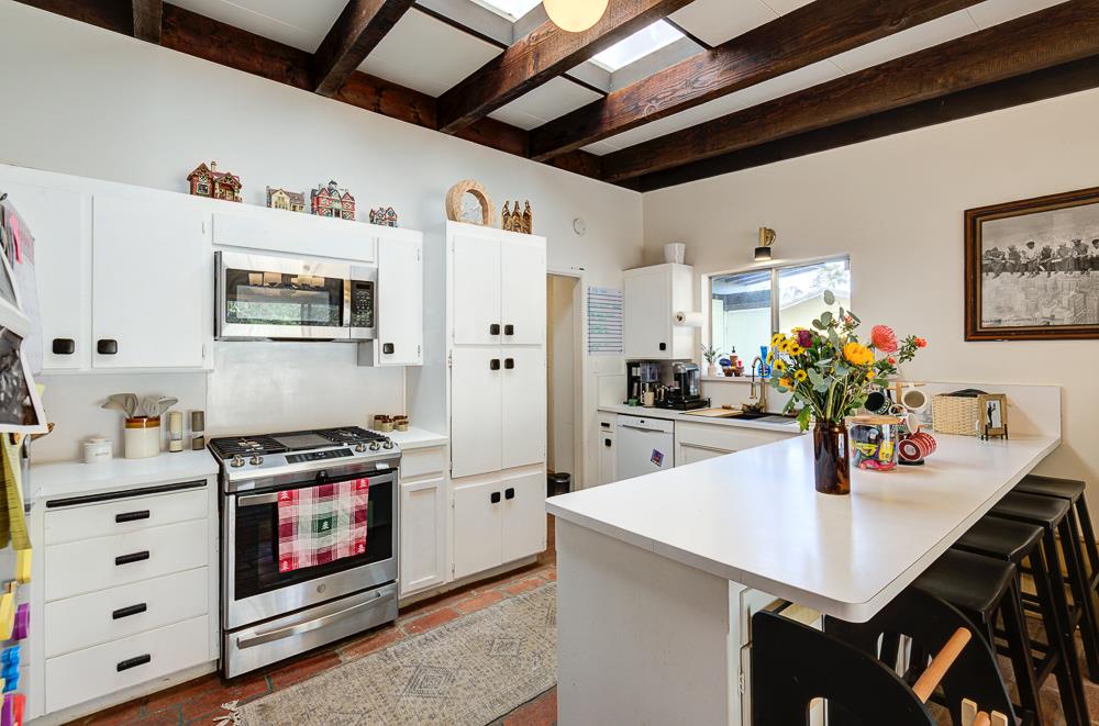 1326 W Morris Ave, Fresno, CA 93711