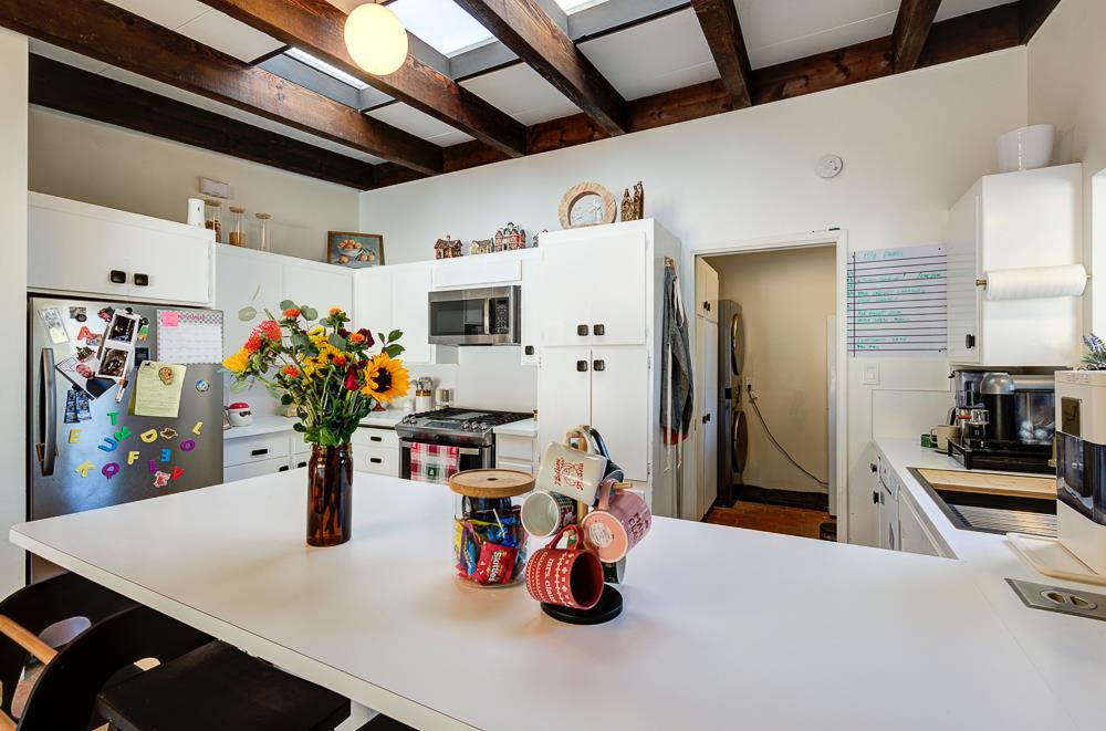 1326 W Morris Ave, Fresno, CA 93711