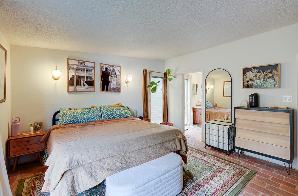 1326 W Morris Ave, Fresno, CA 93711