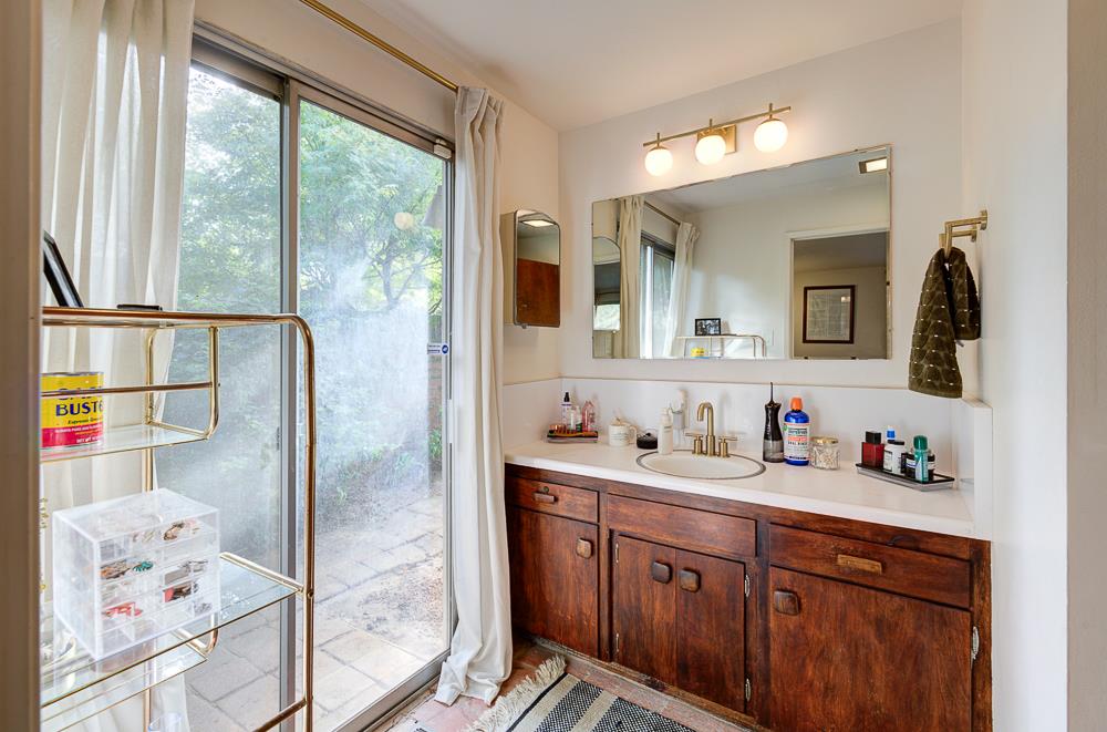 1326 W Morris Ave, Fresno, CA 93711