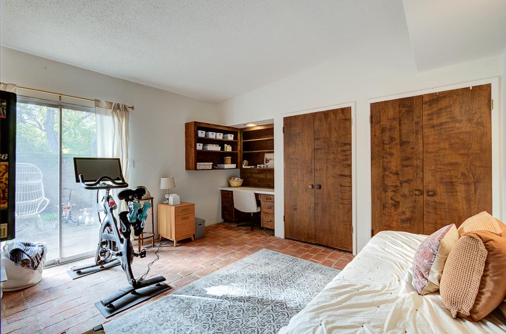 1326 W Morris Ave, Fresno, CA 93711