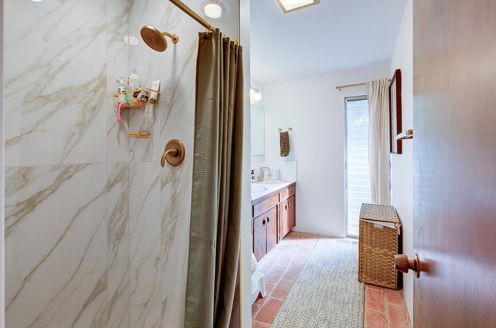 1326 W Morris Ave, Fresno, CA 93711